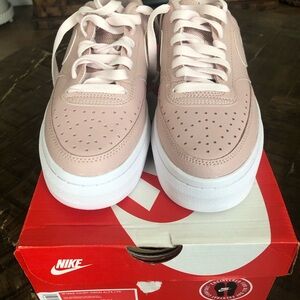 Nike Women's Sneakers in Light Pink and White